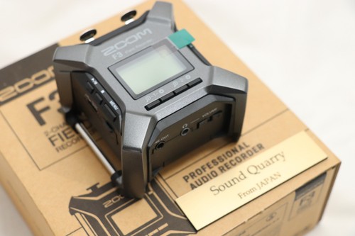 Zoom field recorder - field, 2