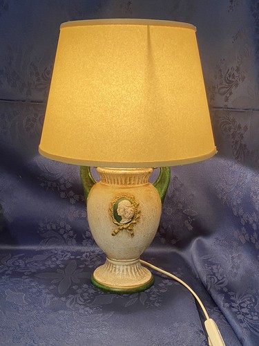 Lampada tavolo con - da, in