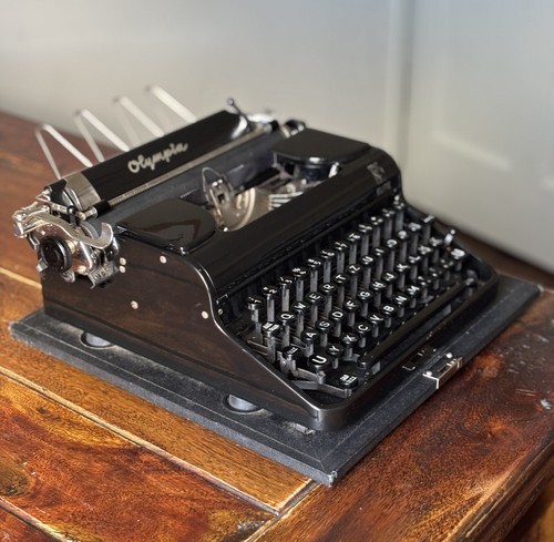 Olympia elite typewriter - elite,