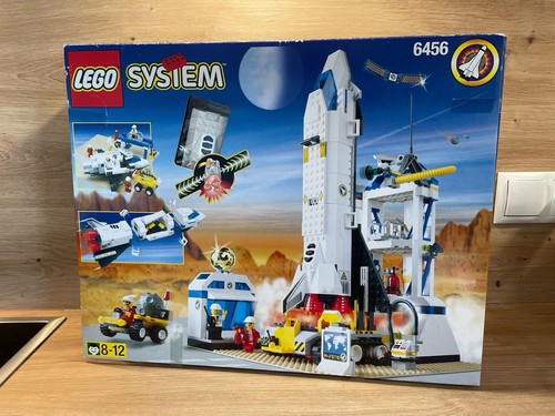 Lego space port - port,