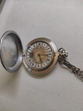 OROLOGIO DA TASCA RUSSO ANNI 50 CARICA MANUALE SIMBOLI IN SMALTO FALCE MARTELLO.