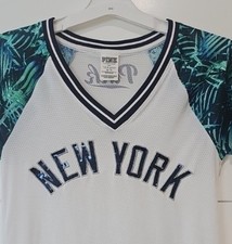 Pink By Victoria's Secret X