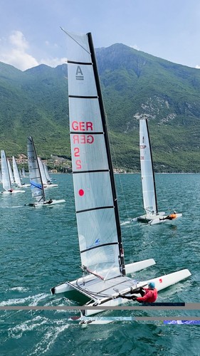 Catamarano - ,