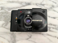 FOTOCAMERA OLIMPUS XA2 CON OLIMPUS ELETTRONIC FLASH A11