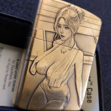 Zippo "Sexy Outfit" serie anime cassa in ottone dorato