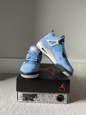 Air Jordan 4 UNC University