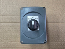 Interruttore automatico ABB Hand Off include ABB MEP1-0 in plastica WP alloggiamento 22 mm foro parete