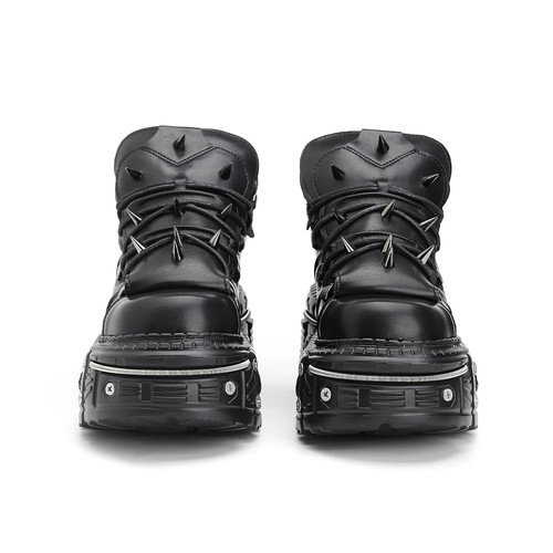 Coppia scarpe uomo stile punk
