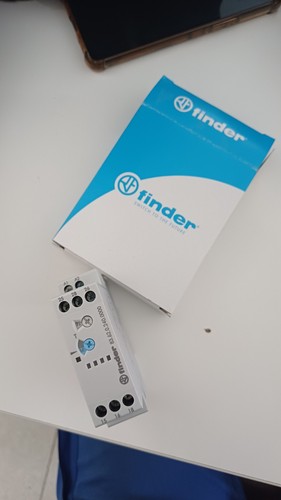 Relè finder temporizzatore
