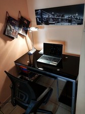 Scrivania da lavoro in vetro + Sedia ergonomica