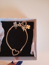 Bracciale pandora con charms - pandora,