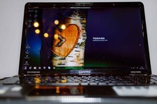 Toshiba Qosmio X770-11T 17"