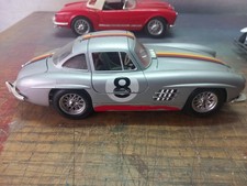BURAGO  1/18  MERCEDES BENZ