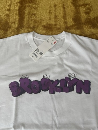 Shirt uniqlo kaws viola - x,
