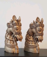 Coppia di teste di cavallo