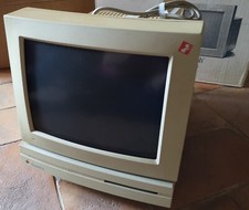Macintiosh LC computer vintage + monitor