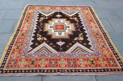 Tappeto vintage indossato