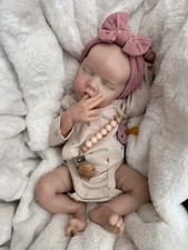 Nuova bambola completa in