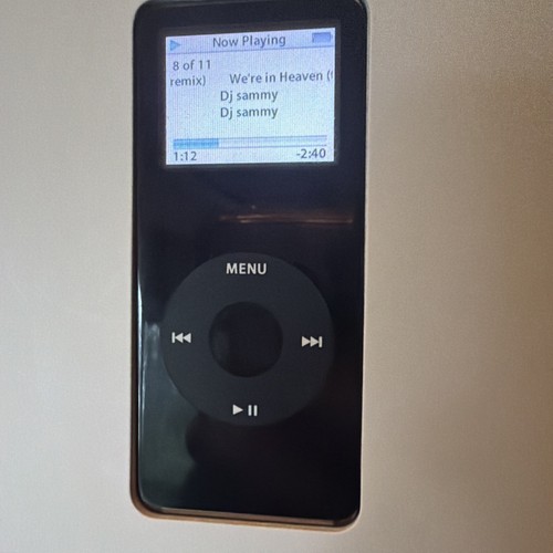 Ipod nano 1gb used - 1gb, all