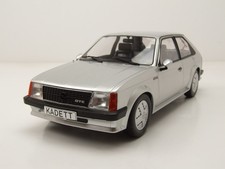 Opel Kadett D GTE 1983 argento modellino auto 1:18 MCG