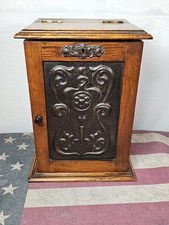 Antico mobiletto porta pipa