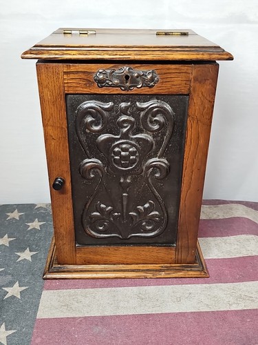 Antico mobiletto porta - , pipa