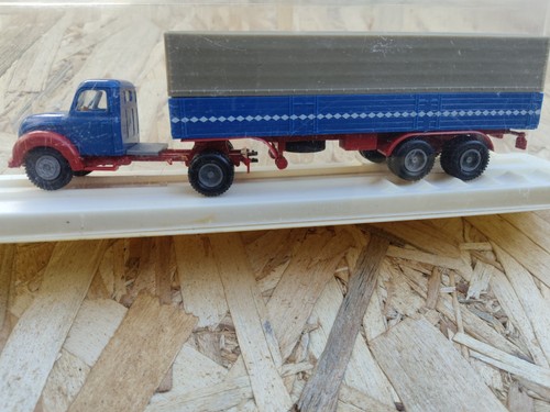 Autocarro con rimorchio