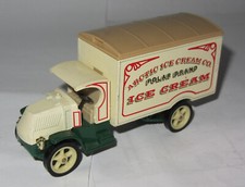 RENAULT Camion Mack AC - 1920 - "Ice Cream" - MATCHBOX - Y-30