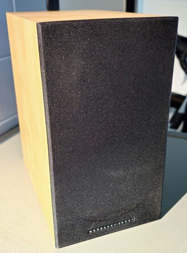 Une enceinte mordaunt - enceinte, mordaunt-short