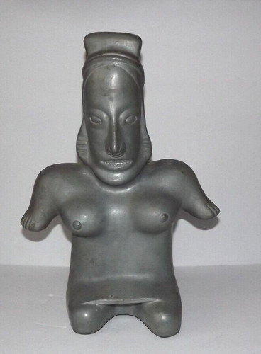 Panca inginocchiata donna nuda