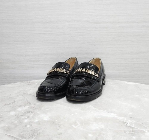 Chanel black patent leather - black,