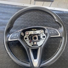 Volante Infiniti Q30 2016