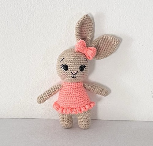 Coniglio amigurumi fatta - coniglio, ,fatta