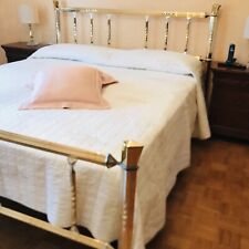 Vendo Solo 1000€ Tutta La camera da letto: Armadio , Como ,Comodini e Letto.