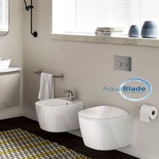 Sanitari sospesi Ideal Standard Dea vaso Aquablade, bidet e coprivaso rallentato