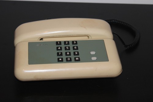 Telefono con tastiera vintage - telefono,