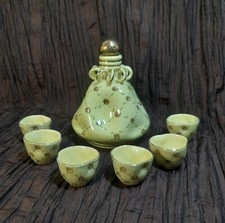 Servizio per liquore per sei persone in ceramica Deruta anni 30/40, composto da