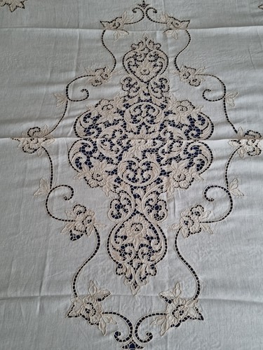 Museale copriletto ricamato - , a