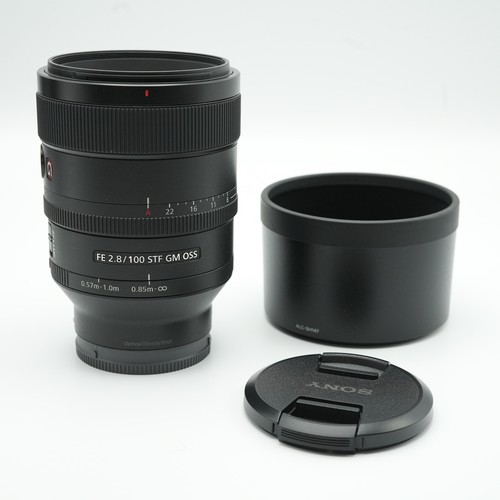 Sony 100 8 stf gm - f/2.8,