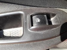 735600120 rear window