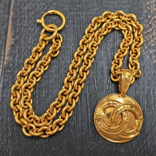 Collana con ciondolo chanel - con,
