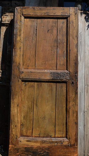 Porta antica chiodata - antica,,