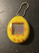 Bandai Tamagotchi 1996 FIRST GENERATION YELLOW Virtual Pet