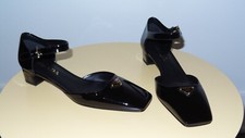 $1150 PRADA BLACK VERNICE