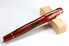 Penna stilografica Delta Segni