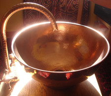 Lavabo rotondo in RAME martellato a mano montato marocchino L32 cm