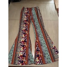 Pantaloni svasati Fashion Nova
