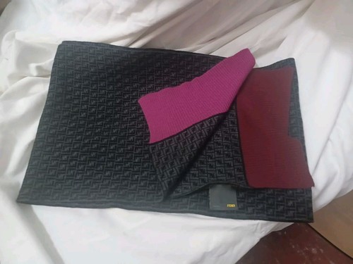 Fendi sciarpa logata - sciarpa,