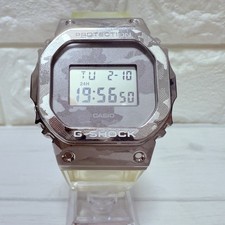 Orologio digitale mimetico con