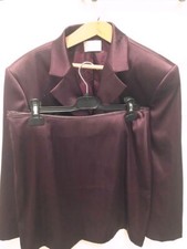 Tailleur con gonna viola